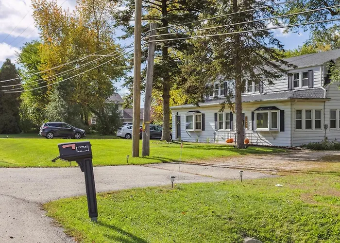 Large Private Apartment Lockport