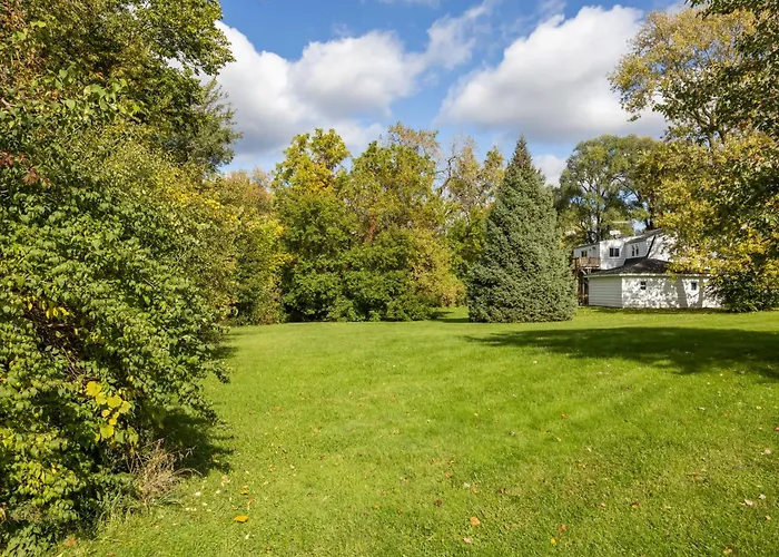 Large Private Lockport